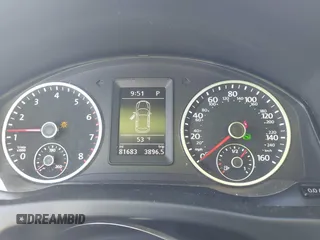 2015 Volkswagen Tiguan S z VIN WVGBV7AX5FW610055, wystawiony jako IAAI lot #41502961 z przebiegiem 81 683 mil mil oraz . Historia ofert i sprzedaży dostępna na DreamBid. Obrazek 16.