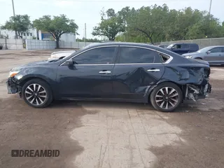 2018 Nissan Altima SR with VIN 1N4AL3AP5JC255662, listed as a IAAI auction lot 42229232 with 171,399 mi miles and . Bid and sale history available at carsss.com. Image 14.