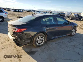 2025 Toyota Camry LE z VIN 4T1DAACK6SU023078, wystawiony jako Copart lot #47634775 z przebiegiem 8 572 mil mil oraz Szkoda całkowita • Salvage title. Historia ofert i sprzedaży dostępna na DreamBid. Obrazek 3.