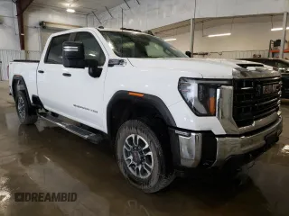 2024 GMC Sierra 3500HD Pro z VIN 1GT49SE75RF393920, wystawiony jako Copart lot #74218914 z przebiegiem 9858 mil mil oraz Szkoda całkowita • Salvage title. Historia ofert i sprzedaży dostępna na DreamBid. Obrazek 4.