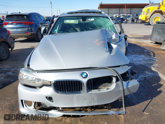 2014 BMW 3 Series 320i with VIN WBA3B1C53EP680038, listed as a IAAI auction lot 41300411 with 1 mi miles. Bid and sale history available at carsss.com. Image 12.