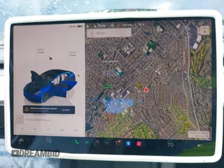 2022 Tesla Model 3 Long Range z VIN 5YJ3E1EBXNF168686, wystawiony jako IAAI lot #41933028 z przebiegiem 57 482 mil mil oraz . Historia ofert i sprzedaży dostępna na DreamBid. Obrazek 18.