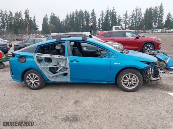 2022 Toyota Prius Prime LE with VIN JTDKAMFP6N3198591, listed as a IAAI auction lot 41290910 with NaN miles. Bid and sale history available at carsss.com. Image 14.