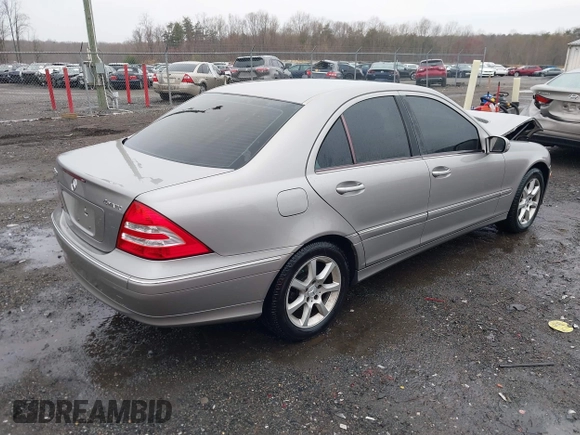2007 Mercedes-Benz C 280 Luxury with VIN WDBRF92H27F882209, listed as a IAAI auction lot 41834105 with 174,656 mi miles and . Bid and sale history available at DreamBid. Image 4.