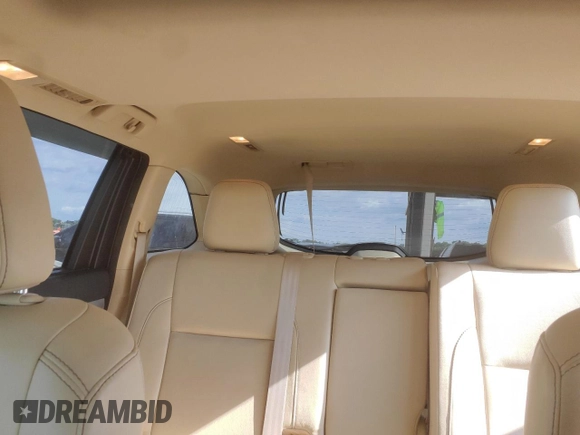 2018 Toyota Highlander SE с VIN 5TDKZRFH3JS549173, выставлен на аукционе Copart как лот 60822155 с пробегом 92 452 миль миль и Списание • Salvage title. История ставок и продаж доступна на DreamBid. Изображение 10.
