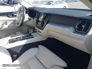 2019 Volvo XC60 Momentum with VIN LYV102DK0KB219297, listed as a IAAI auction lot 41781458 with 80,524 mi miles. Bid and sale history available at carsss.com. Image 5.