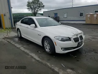 2013 BMW 5 Series 528i xDrive z VIN WBAXH5C51DD106531, wystawiony jako Copart lot #57631545 z przebiegiem 133 926 mil mil oraz Szkoda całkowita • Salvage title. Historia ofert i sprzedaży dostępna na DreamBid. Obrazek 13.