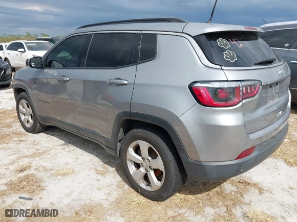 2018 Jeep Compass Latitude with VIN 3C4NJCBB0JT263130, listed as a IAAI auction lot 40669051 with 1 mi miles. Bid and sale history available at carsss.com. Image 3.