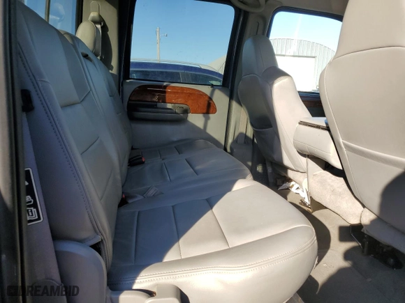 2004 Ford Super Duty F-350 SRW XL with VIN 1FTSW31P24EB17320, listed as a Copart auction lot 88705435 with 0 mi miles and Salvage Title. Bid and sale history available at carsss.com. Image 10.