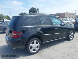 2008 Mercedes-Benz M-Class 3.5L with VIN 4JGBB86E88A299307, listed as a IAAI auction lot 42041825 with 198,845 mi miles. Bid and sale history available at carsss.com. Image 4.