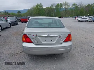 2001 Toyota Avalon XL z VIN 4T1BF28B01U175072, wystawiony jako IAAI lot #42114046 z przebiegiem 208 283 mil mil oraz . Historia ofert i sprzedaży dostępna na DreamBid. Obrazek 17.