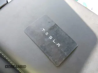 2024 Tesla Model Y z VIN 7SAYGDED8RF158878, wystawiony jako IAAI lot #42514586 z przebiegiem 18 594 mil mil oraz . Historia ofert i sprzedaży dostępna na DreamBid. Obrazek 11.