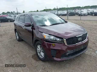 2019 Kia Sorento LX z VIN 5XYPGDA55KG447576, wystawiony jako IAAI lot #42248060 z przebiegiem 81 983 mil mil oraz . Historia ofert i sprzedaży dostępna na DreamBid. Obrazek 1.