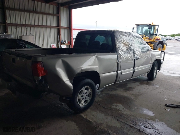2003 Chevrolet Silverado 1500 LS with VIN 2GCEC19V431320822, listed as a IAAI auction lot 41932594 with 1 mi miles. Bid and sale history available at carsss.com. Image 4.