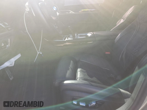 2021 BMW 7 Series 740i with VIN WBA7T2C08MCG07068, listed as a Copart auction lot 58062205 with 37,121 mi miles and Clean title. Bid and sale history available at DreamBid. Image 7.