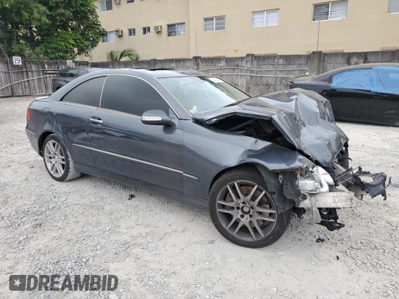 2008 Mercedes-Benz CLK 350 с VIN WDBTJ56H98F247982, выставлен на аукционе Copart как лот 47406985 с пробегом 117 758 миль миль и Списание • Salvage title. История ставок и продаж доступна на DreamBid. Изображение 4.