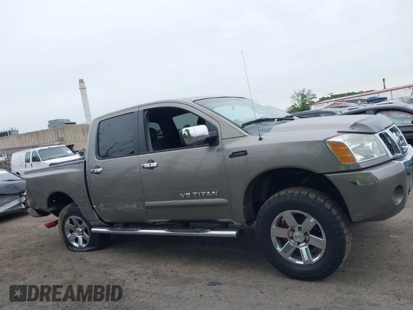 2006 Nissan Titan XE z VIN 1N6BA07A46N505410, wystawiony jako IAAI lot #42345334 z przebiegiem 267 891 mil mil oraz . Historia ofert i sprzedaży dostępna na DreamBid. Obrazek 13.