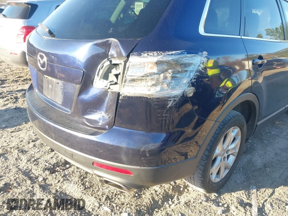2012 Mazda CX-9 Sport z VIN JM3TB2BA8C0352473, wystawiony jako IAAI lot #41575179 z przebiegiem 251 859 mil mil oraz . Historia ofert i sprzedaży dostępna na DreamBid. Obrazek 6.
