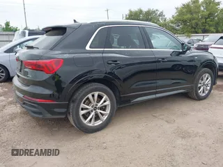 2023 Audi Q3 S line Premium z VIN WA1DECF30P1140909, wystawiony jako IAAI lot #41934943 z przebiegiem 42 947 mil mil oraz . Historia ofert i sprzedaży dostępna na DreamBid. Obrazek 4.