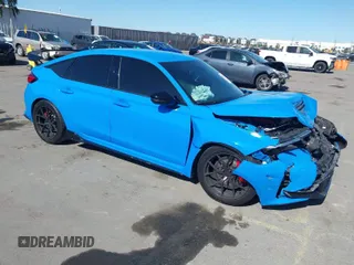 2023 Honda Civic Type R z VIN JHMFL5G47PX001699, wystawiony jako IAAI lot #41517106 z przebiegiem 24 811 mil mil oraz . Historia ofert i sprzedaży dostępna na DreamBid. Obrazek 1.