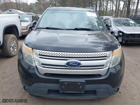 2015 Ford Explorer XLT with VIN 1FM5K7D86FGA28924, listed as a IAAI auction lot 41868147 with 205,442 mi miles. Bid and sale history available at carsss.com. Image 6.