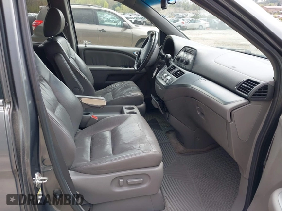 2010 Honda Odyssey EX-L with VIN 5FNRL3H68AB039883, listed as a IAAI auction lot 42000686 with 231,642 mi miles. Bid and sale history available at carsss.com. Image 5.