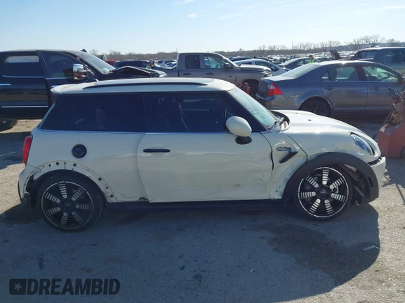 2022 MINI Hardtop Cooper S with VIN WMW53DH08N2P99141, listed as a IAAI auction lot 41788393 with 27,760 mi miles and . Bid and sale history available at DreamBid. Image 13.