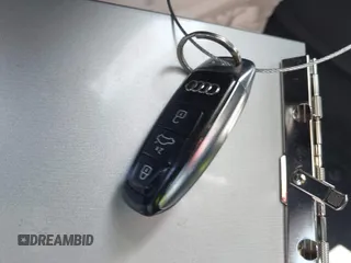 2020 Audi e-tron Sportback Premium Plus z VIN WA12ABGEXLB035392, wystawiony jako IAAI lot #42304663 z przebiegiem 35 382 mil mil oraz . Historia ofert i sprzedaży dostępna na DreamBid. Obrazek 11.