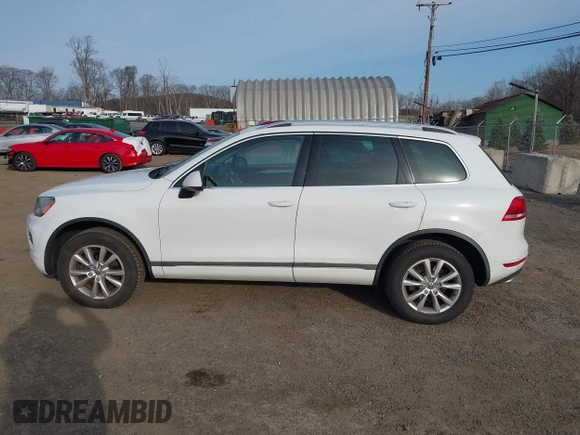 2013 Volkswagen Touareg Exec с VIN WVGEF9BP0DD006992, выставлен на аукционе IAAI как лот 41800140 с пробегом 177 299 миль миль и . История ставок и продаж доступна на DreamBid. Изображение 14.