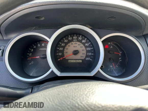 2010 Toyota Tacoma z VIN 5TEPX4EN6AZ695401, wystawiony jako Copart lot #56636935 z przebiegiem 178 262 mil mil oraz Czysty tytuł • Clean title. Historia ofert i sprzedaży dostępna na DreamBid. Obrazek 5.