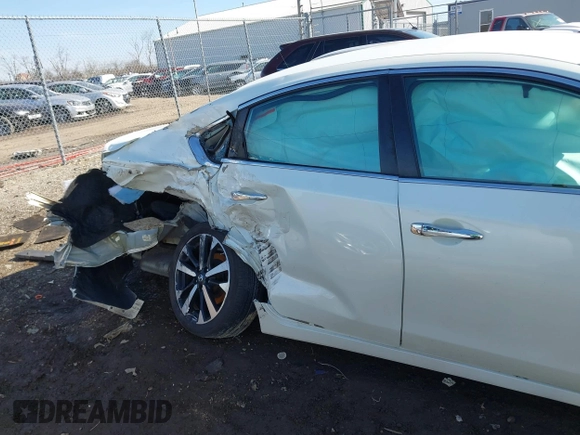 2018 Nissan Altima SR with VIN 1N4AL3AP6JC143033, listed as a IAAI auction lot 41829376 with Not Provided miles and . Bid and sale history available at carsss.com. Image 6.