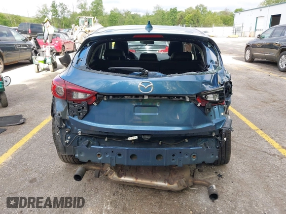 2018 Mazda 3 Touring z VIN 3MZBN1L38JM235604, wystawiony jako IAAI lot #42333995 z przebiegiem 69 541 mil mil oraz . Historia ofert i sprzedaży dostępna na DreamBid. Obrazek 16.