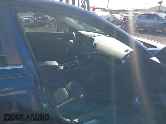 2019 Nissan Altima S with VIN 1N4BL4BV9KC236296, listed as a IAAI auction lot 41304076 with 71,152 mi miles and . Bid and sale history available at DreamBid. Image 5.