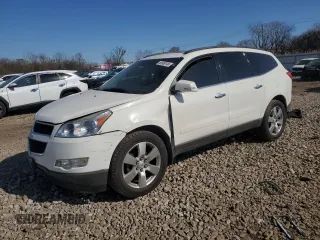 2012 Chevrolet Traverse 1LT z VIN 1GNKVGED3CJ271333, wystawiony jako Copart lot #52809145 z przebiegiem 107 279 mil mil oraz Szkody całkowita. Historia ofert i sprzedaży dostępna na DreamBid. Obrazek 1.