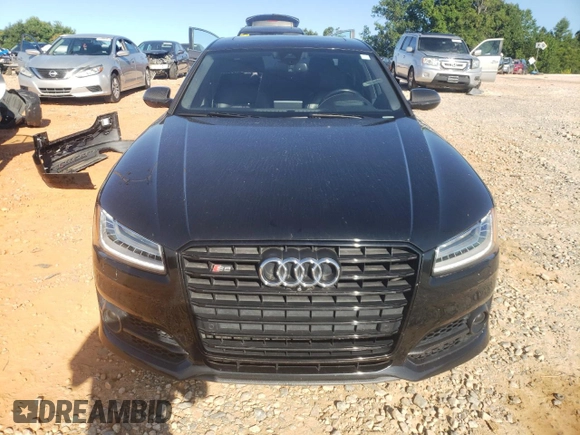 2017 Audi S8 z VIN WUAJ5AFD6HN900019, wystawiony jako Copart lot #61722034 z przebiegiem 103 356 mil mil oraz Szkoda całkowita • Salvage title. Historia ofert i sprzedaży dostępna na DreamBid. Obrazek 5.