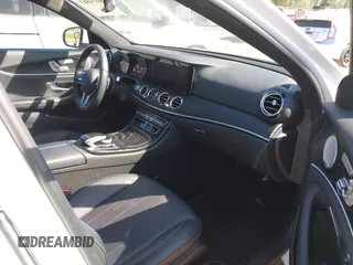 2019 Mercedes-Benz E-Class E 300 with VIN WDDZF4KBXKA592814, listed as a IAAI auction lot 42034883 with 1 mi miles. Bid and sale history available at carsss.com. Image 5.