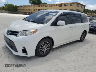 2018 Toyota Sienna XLE Auto Access Seat with VIN 5TDYZ3DC9JS960124, listed as a Copart auction lot 54828065 with 109,021 mi miles and Clean Title. Bid and sale history available at carsss.com. Image 1.