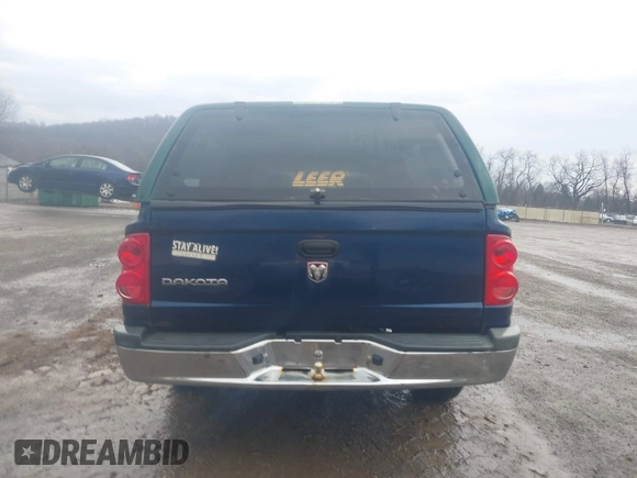2007 Dodge Dakota ST z VIN 1D7HE22K77S181214, wystawiony jako IAAI lot #41911600 z przebiegiem 156 393 mil mil oraz . Historia ofert i sprzedaży dostępna na DreamBid. Obrazek 17.