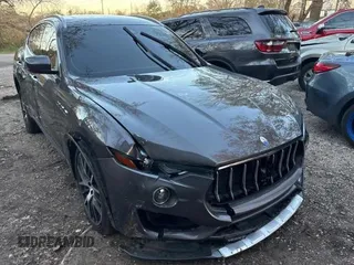 2017 Maserati Levante S with VIN ZN661YULXHX212531, listed as a Copart auction lot 89406885 with 107,060 mi miles and Clean Title. Bid and sale history available at carsss.com. Image 1.