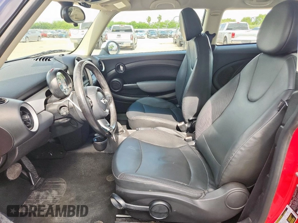 2011 MINI Hardtop with VIN WMWSU3C54BT095490, listed as a Copart auction lot 64220255 with 81,121 mi miles and Clean title. Bid and sale history available at DreamBid. Image 7.