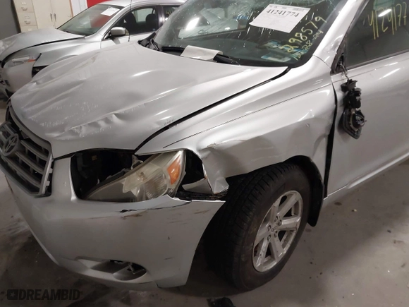 2009 Toyota Highlander with VIN JTEES41A292136643, listed as a IAAI auction lot 41241774 with 165,970 mi miles. Bid and sale history available at carsss.com. Image 6.