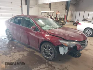 2017 Toyota Camry XLE z VIN 4T1BF1FK3HU725081, wystawiony jako IAAI lot #41598254 z przebiegiem 102 236 mil mil oraz . Historia ofert i sprzedaży dostępna na DreamBid. Obrazek 1.