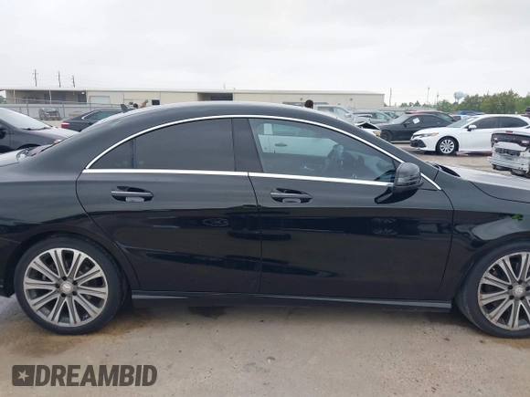 2017 Mercedes-Benz CLA 250 z VIN WDDSJ4EBXHN413328, wystawiony jako IAAI lot #41918396 z przebiegiem 101 043 mil mil oraz . Historia ofert i sprzedaży dostępna na DreamBid. Obrazek 13.