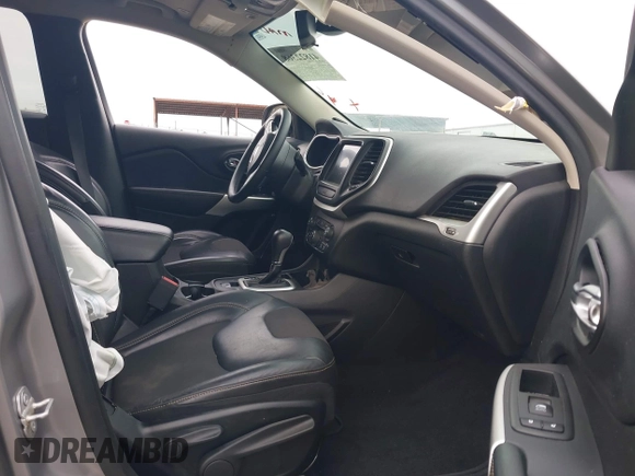2018 Jeep Cherokee Latitude Plus with VIN 1C4PJLLB2JD543032, listed as a IAAI auction lot 41822368 with 114,145 mi miles. Bid and sale history available at carsss.com. Image 5.