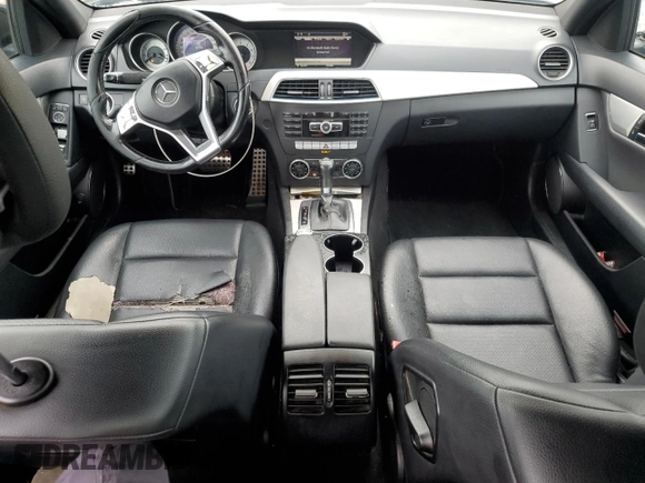 2013 Mercedes-Benz C 250 Sport с VIN WDDGF4HB4DR258779, выставлен на аукционе Copart как лот 61388095 с пробегом 257 716 миль миль и Списание • Salvage title. История ставок и продаж доступна на DreamBid. Изображение 8.