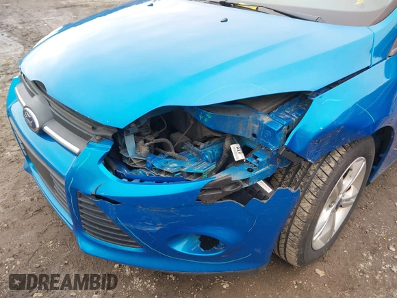 2013 Ford Focus SE with VIN 1FADP3F22DL305081, listed as a IAAI auction lot 41749888 with 117,480 mi miles. Bid and sale history available at carsss.com. Image 6.