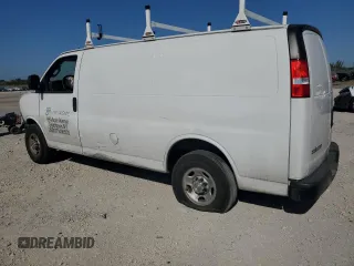 2023 Chevrolet Express Cargo z VIN 1GCWGAFP2P1247685, wystawiony jako Copart lot #58451505 z przebiegiem 33 453 mil mil oraz Szkody całkowita. Historia ofert i sprzedaży dostępna na DreamBid. Obrazek 2.