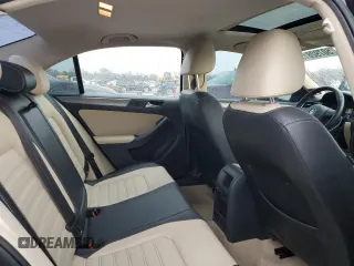 2013 Volkswagen Jetta SEL с VIN 3VWLX7AJ1DM442228, выставлен на аукционе Copart как лот 50792815 с пробегом 123 926 миль миль и Списание • Salvage title. История ставок и продаж доступна на DreamBid. Изображение 10.