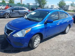 2017 Nissan Versa SV z VIN 3N1CN7AP1HL895731, wystawiony jako IAAI lot #42279393 z przebiegiem 94 040 mil mil oraz . Historia ofert i sprzedaży dostępna na DreamBid. Obrazek 2.