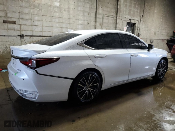 2024 Lexus ES with VIN 58ADA1C16RU042191, listed as a Copart auction lot 53578055 with 36,586 mi miles and Salvage Title. Bid and sale history available at carsss.com. Image 3.